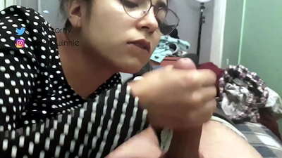 Xuas tes ua nrog ua tiav hauv tes - ntau mis nyuj